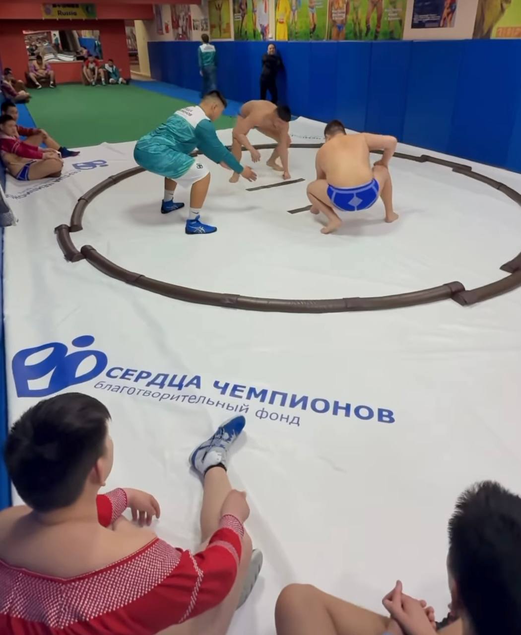 В школе национальной борьбы «Алдар» новое спортивное оборудование